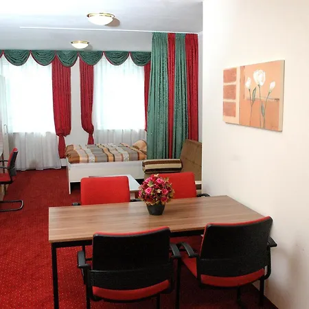 Garni Daniela Urich Hotel 3*