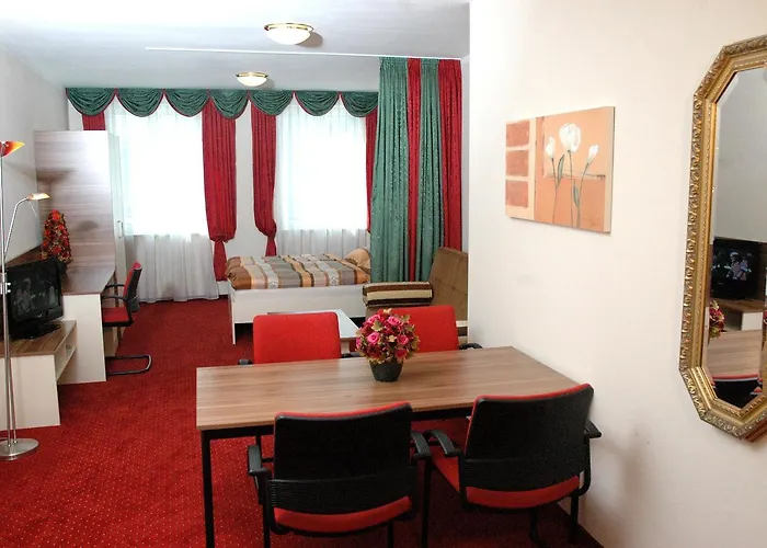 Garni Daniela Urich Otel 3*