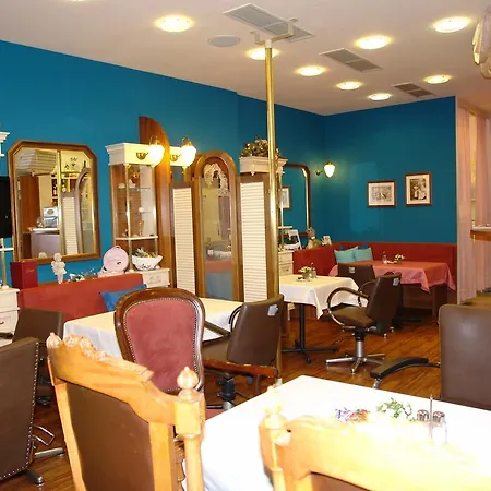 Hotel Garni Daniela Urich 3*